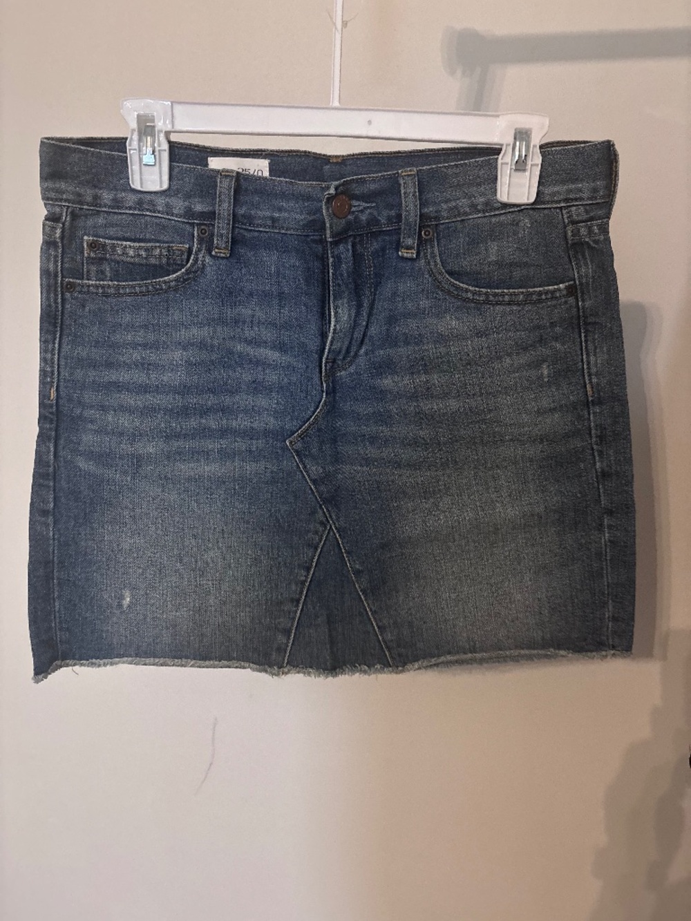 Gap skirt